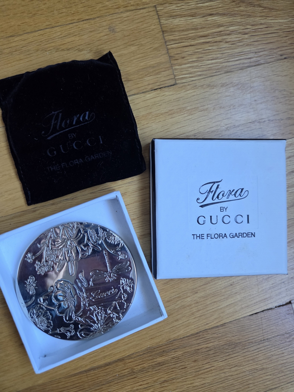 Gucci Flora Floral Embossed Compact Mirror - Silver Tone
